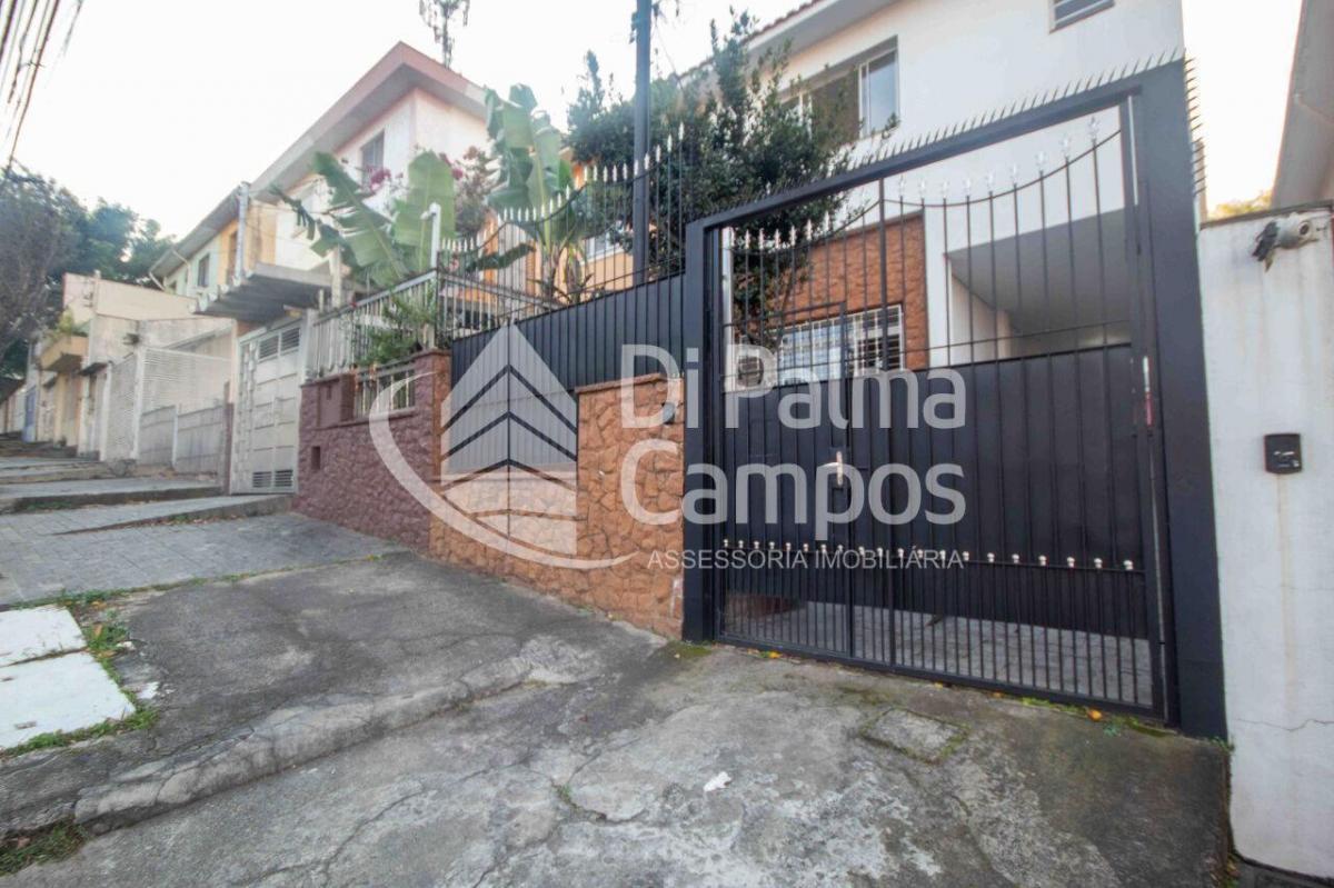 Casa residencial de 237,74m² com 3 quartos e vagas para alugar no bairro da Vila Mariana