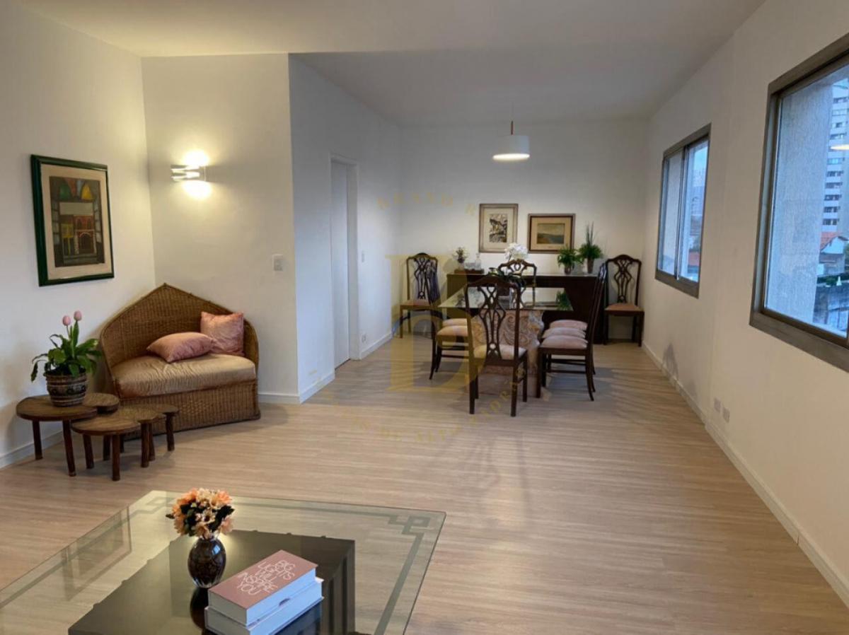 Apartamento com 170 m², 3 quartos sendo 1 suíte à venda no bairro Real Parque.