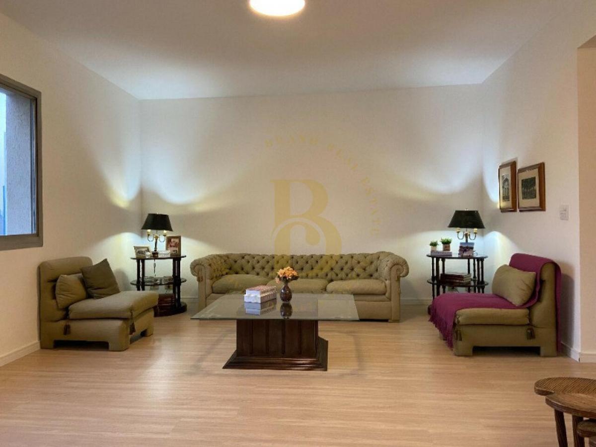 Apartamento com 170 m², 3 quartos sendo 1 suíte à venda no bairro Real Parque.