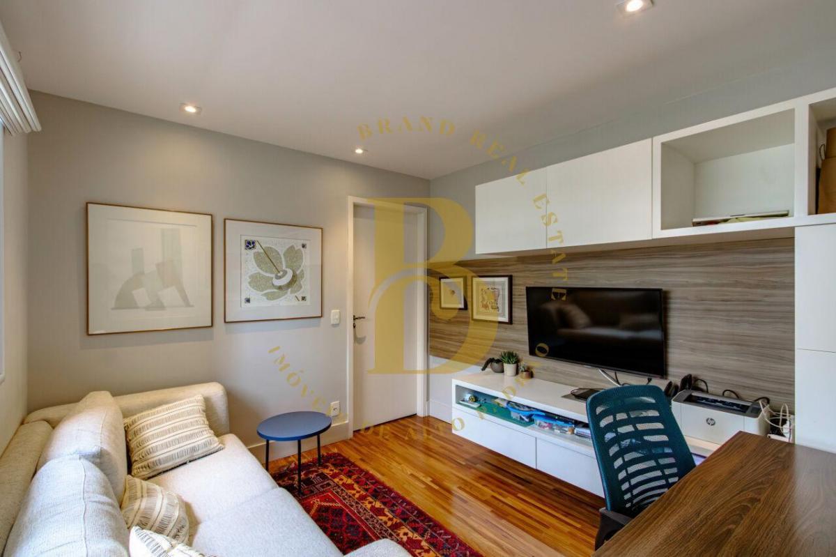 Apartamento com 274 m², 4 quartos sendo 4 suítes, 4 vagas à venda no bairro Campo Belo.
