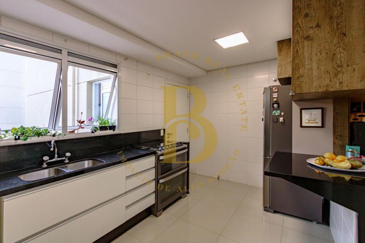 Apartamento com 274 m², 4 quartos sendo 4 suítes, 4 vagas à venda no bairro Campo Belo.