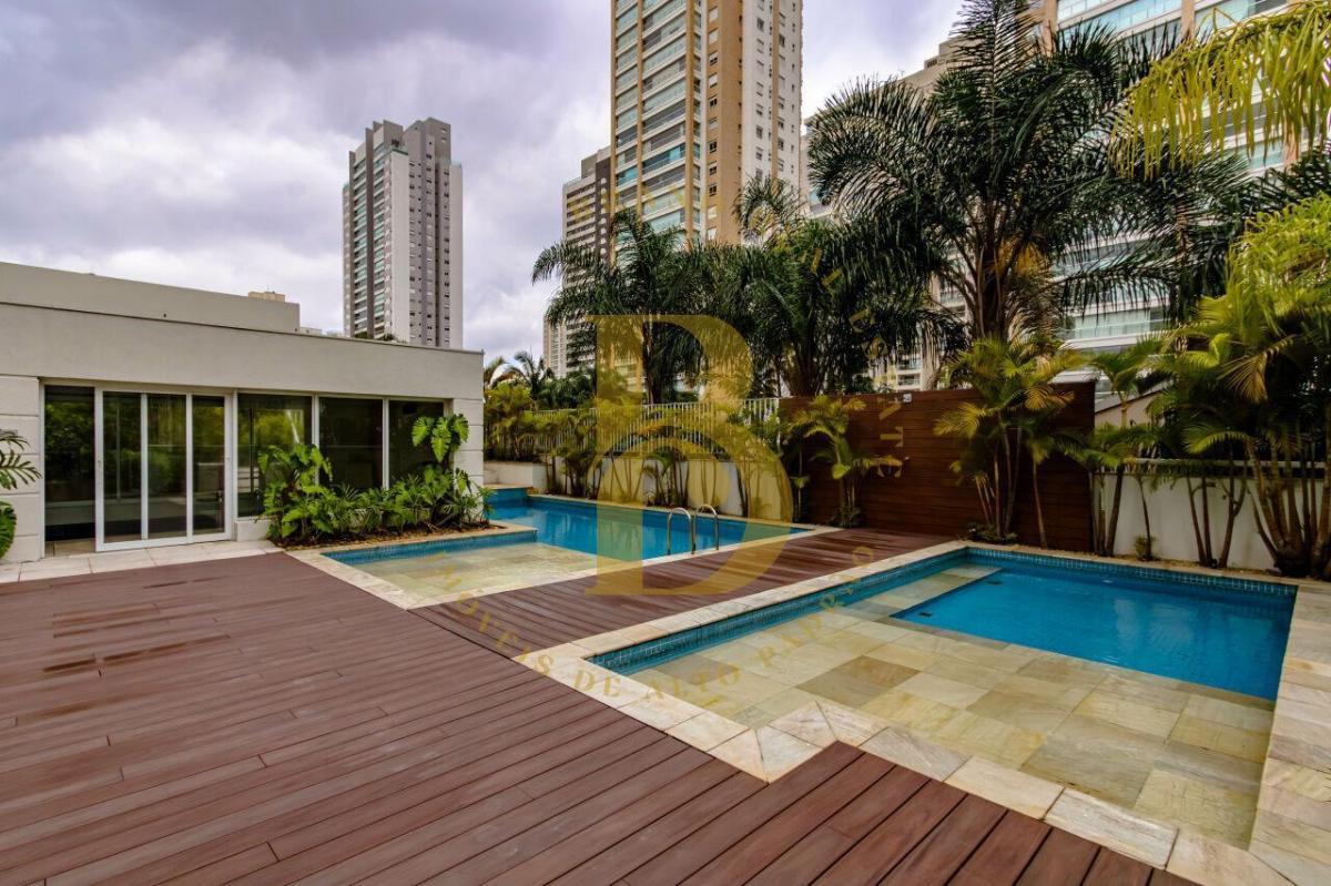 Apartamento com 274 m², 4 quartos sendo 4 suítes, 4 vagas à venda no bairro Campo Belo.