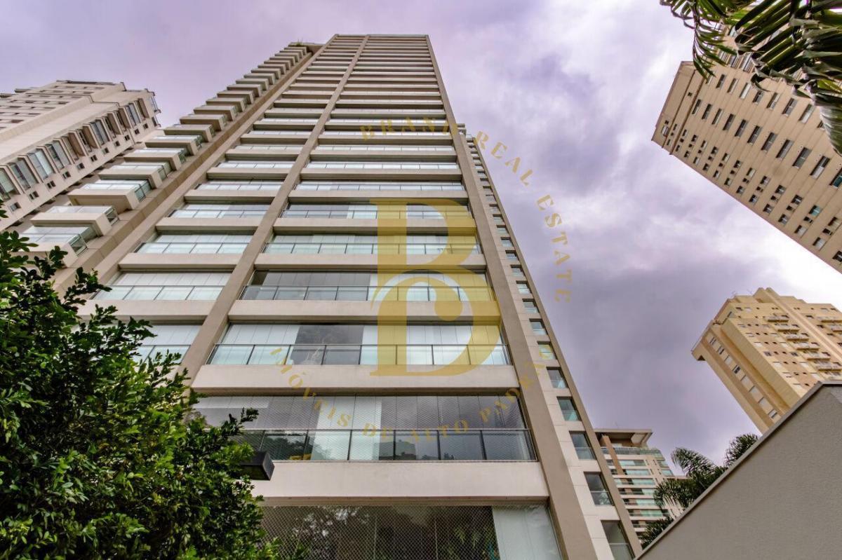 Apartamento com 274 m², 4 quartos sendo 4 suítes, 4 vagas à venda no bairro Campo Belo.