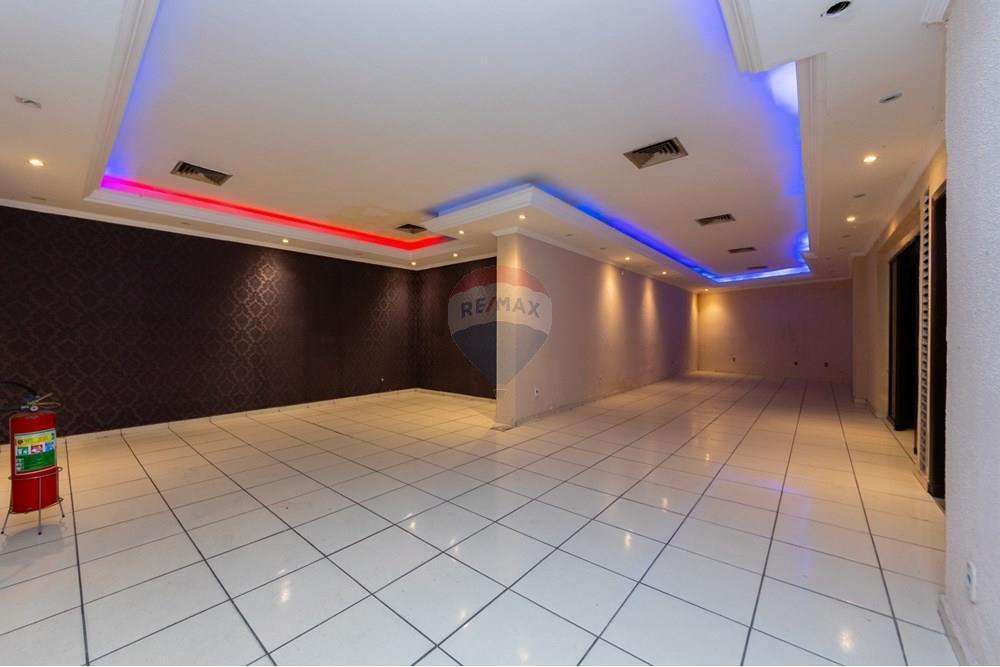 Loja de rua para venda e locação com 754m²