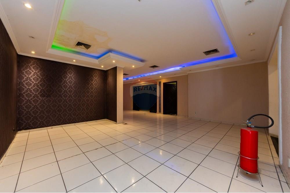 Loja de rua para venda e locação com 754m²