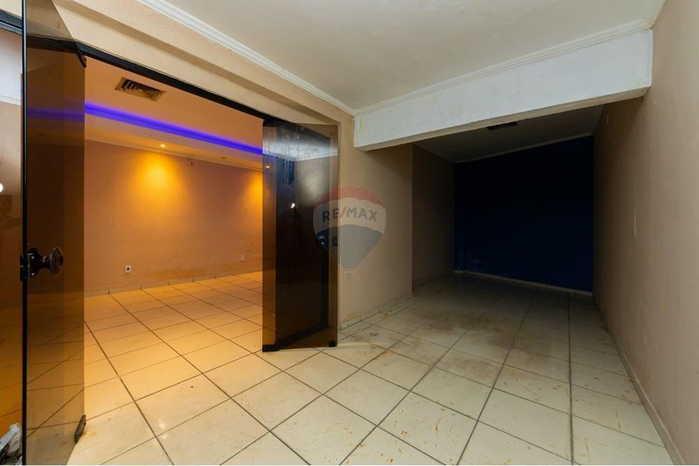 Loja de rua para venda e locação com 754m²