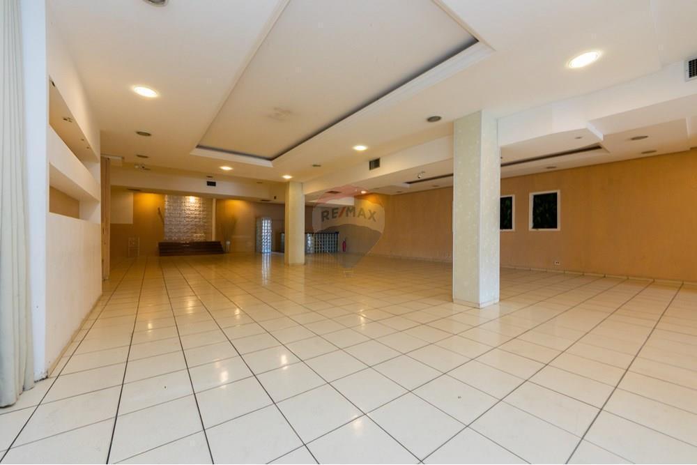 Loja de rua para venda e locação com 754m²