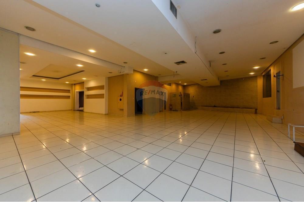 Loja de rua para venda e locação com 754m²