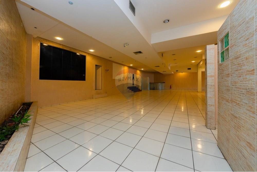 Loja de rua para venda e locação com 754m²