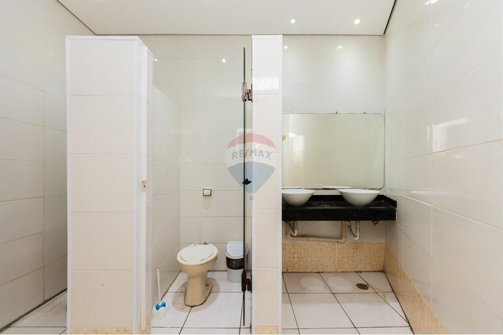 Loja de rua para venda e locação com 754m²