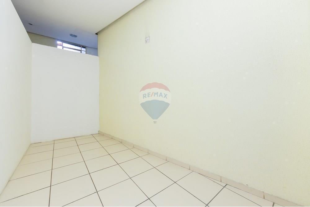 Loja de rua para venda e locação com 754m²