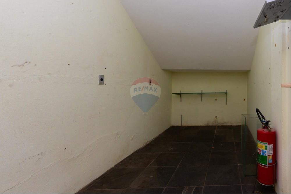 Loja de rua para venda e locação com 754m²