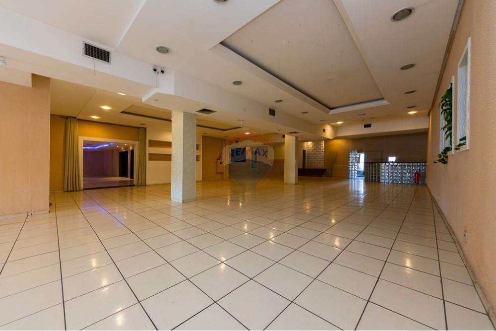 Loja de rua para venda e locação com 754m²