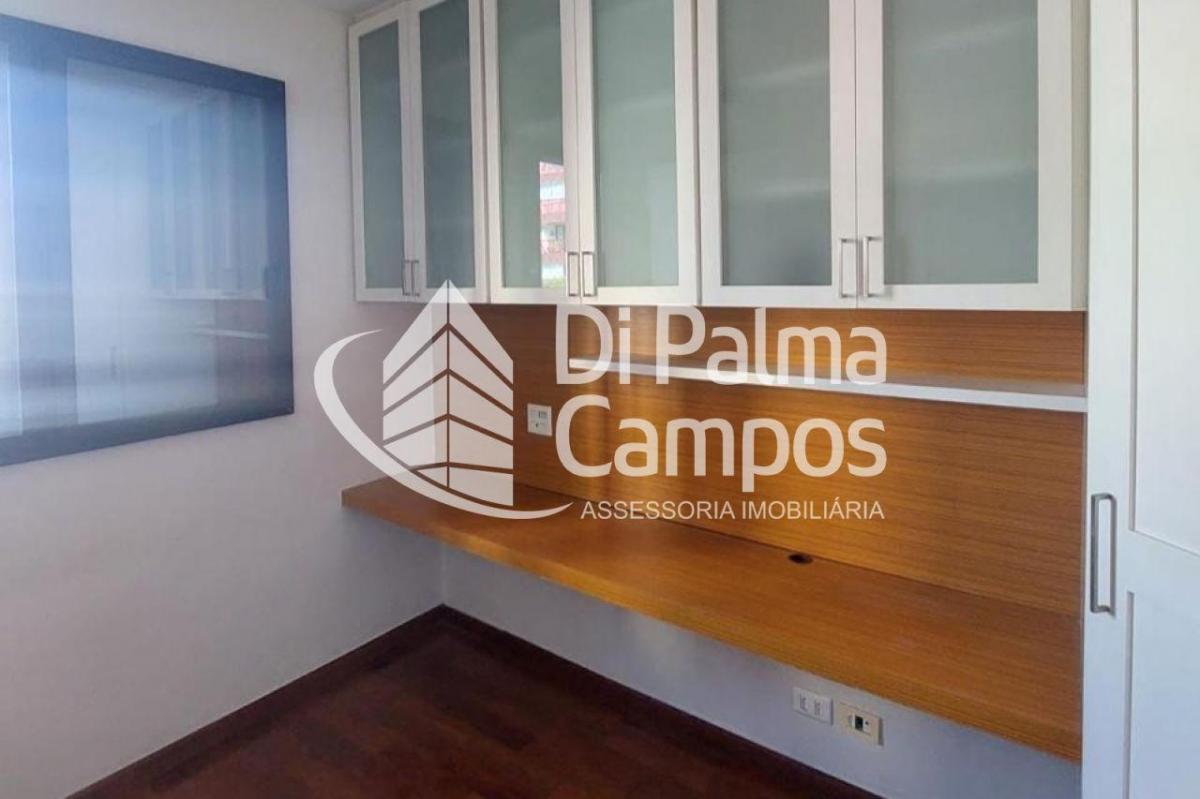 Apartamento com 116m² com 3 quartos, 1 suíte e 3 vagas de garagem na Vila Mariana