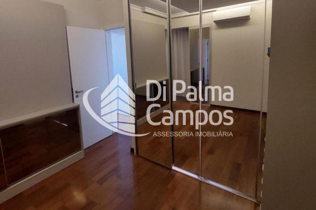 Apartamento com 116m² com 3 quartos, 1 suíte e 3 vagas de garagem na Vila Mariana