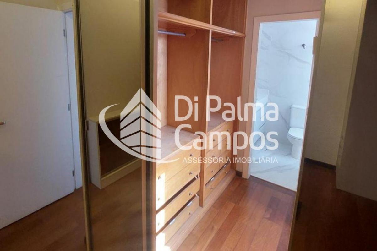 Apartamento com 116m² com 3 quartos, 1 suíte e 3 vagas de garagem na Vila Mariana