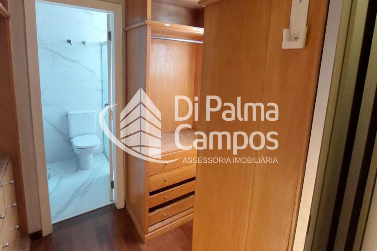 Apartamento com 116m² com 3 quartos, 1 suíte e 3 vagas de garagem na Vila Mariana