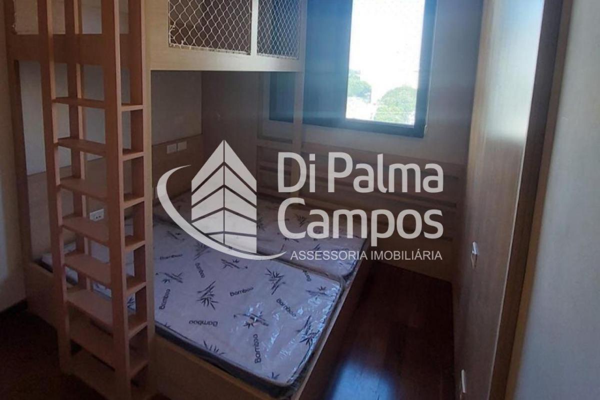 Apartamento com 116m² com 3 quartos, 1 suíte e 3 vagas de garagem na Vila Mariana
