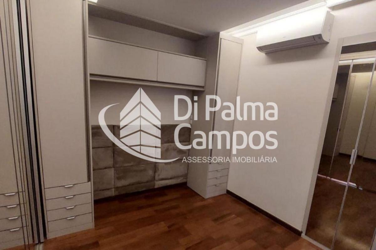 Apartamento com 116m² com 3 quartos, 1 suíte e 3 vagas de garagem na Vila Mariana