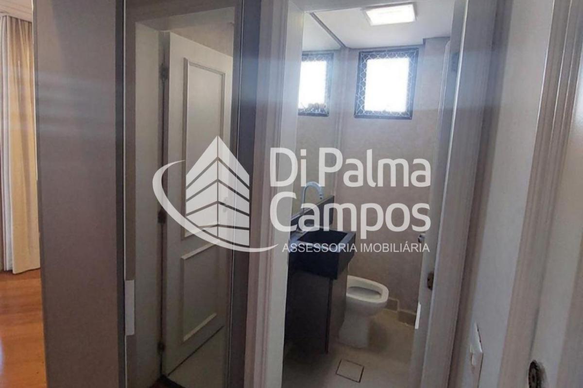 Apartamento com 116m² com 3 quartos, 1 suíte e 3 vagas de garagem na Vila Mariana