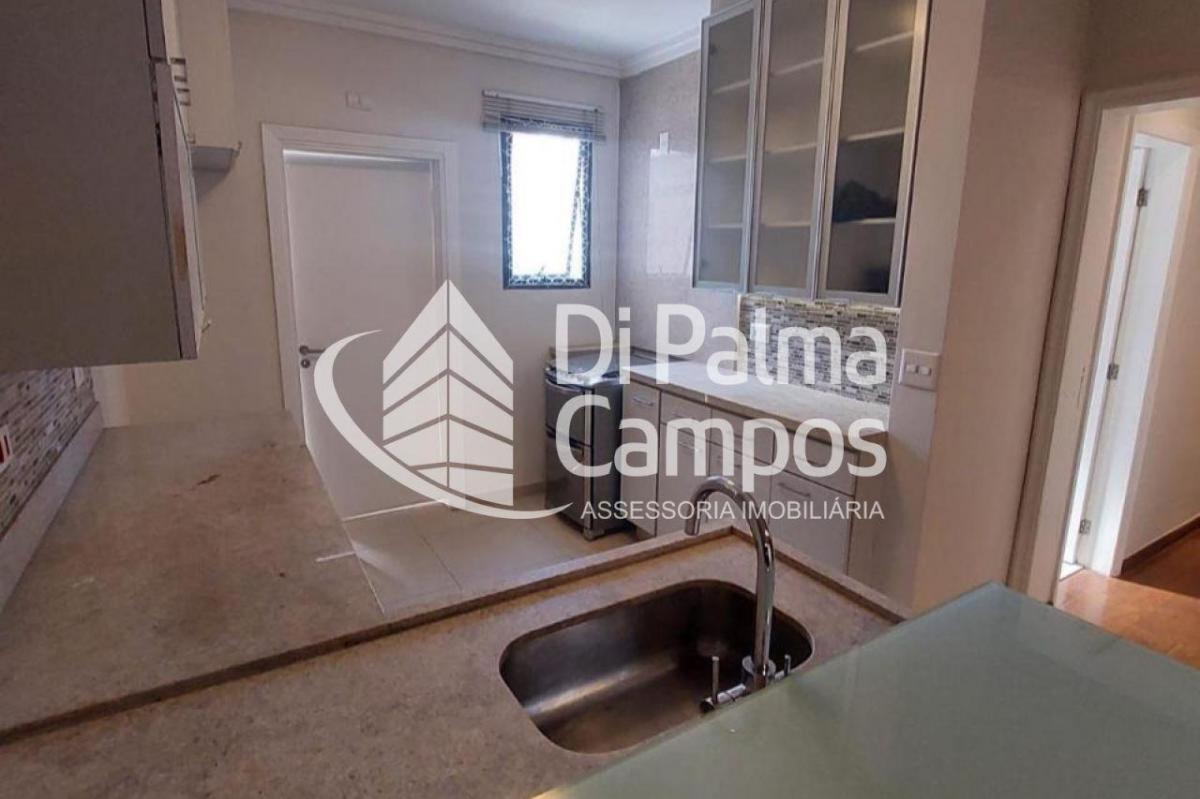 Apartamento com 116m² com 3 quartos, 1 suíte e 3 vagas de garagem na Vila Mariana