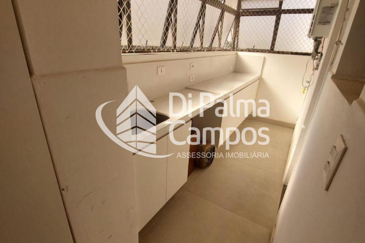 Apartamento com 116m² com 3 quartos, 1 suíte e 3 vagas de garagem na Vila Mariana
