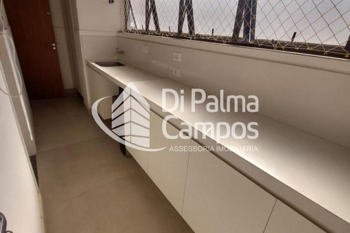 Apartamento com 116m² com 3 quartos, 1 suíte e 3 vagas de garagem na Vila Mariana