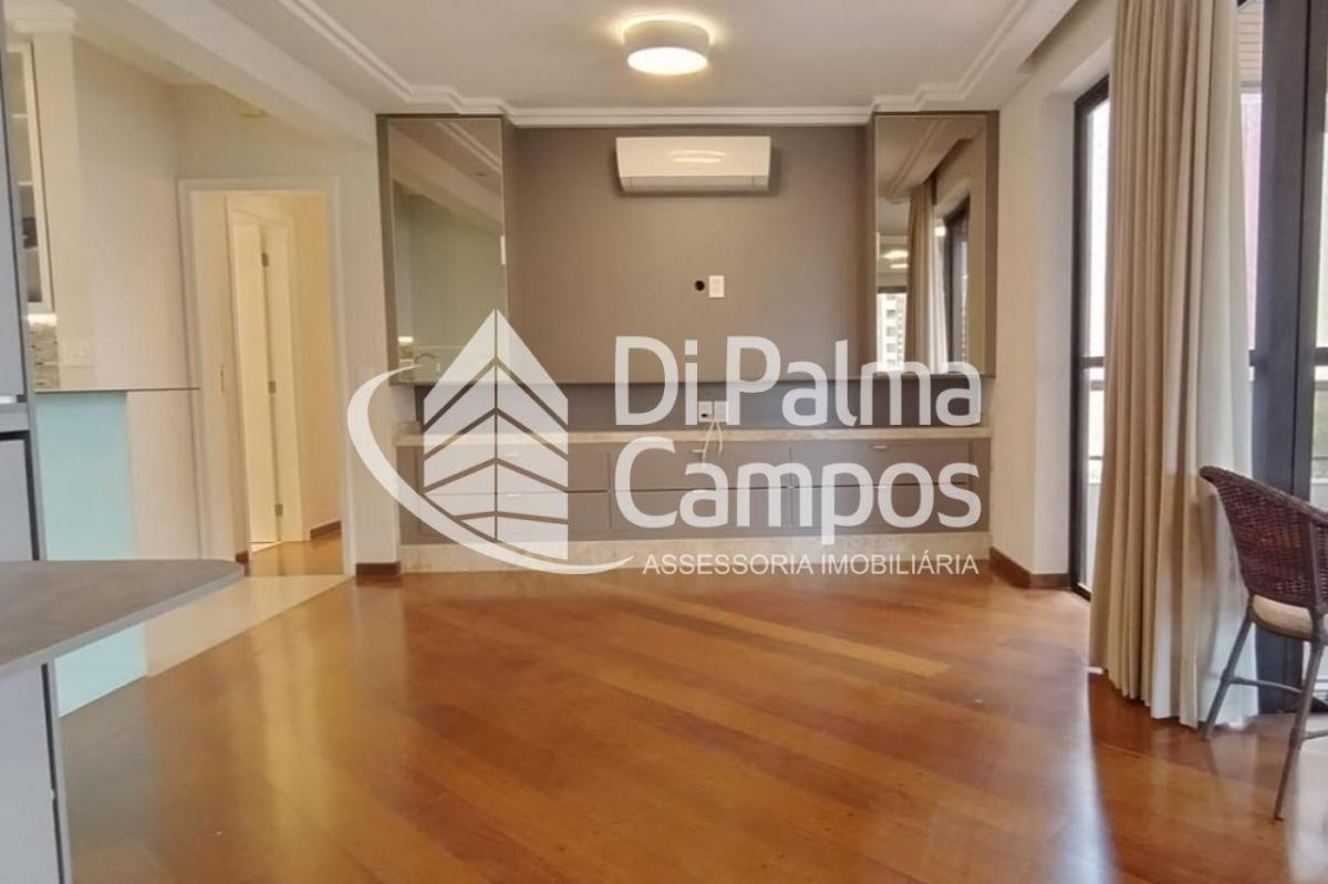 Apartamento com 116m² com 3 quartos, 1 suíte e 3 vagas de garagem na Vila Mariana