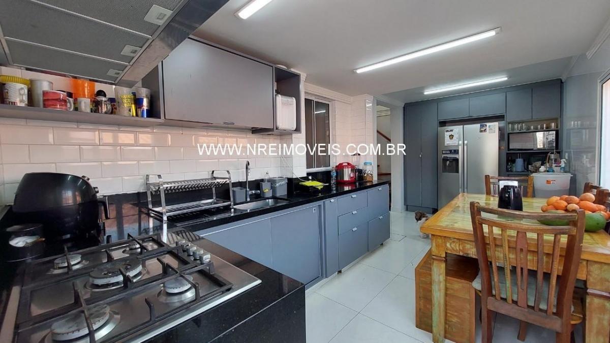 CASA TÉRREA À VENDA NO MORUMBI SUL