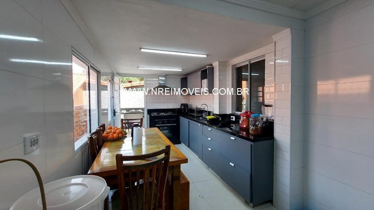 CASA TÉRREA À VENDA NO MORUMBI SUL