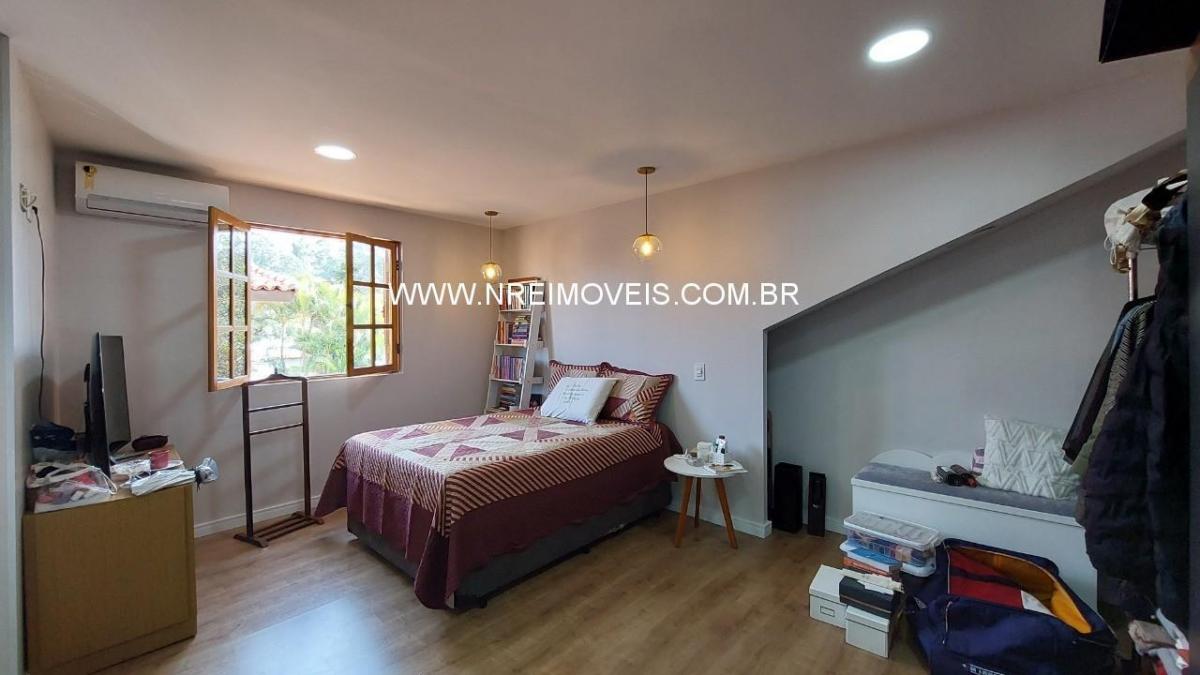 CASA TÉRREA À VENDA NO MORUMBI SUL
