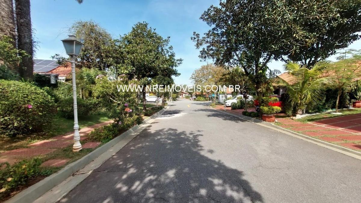CASA TÉRREA À VENDA NO MORUMBI SUL