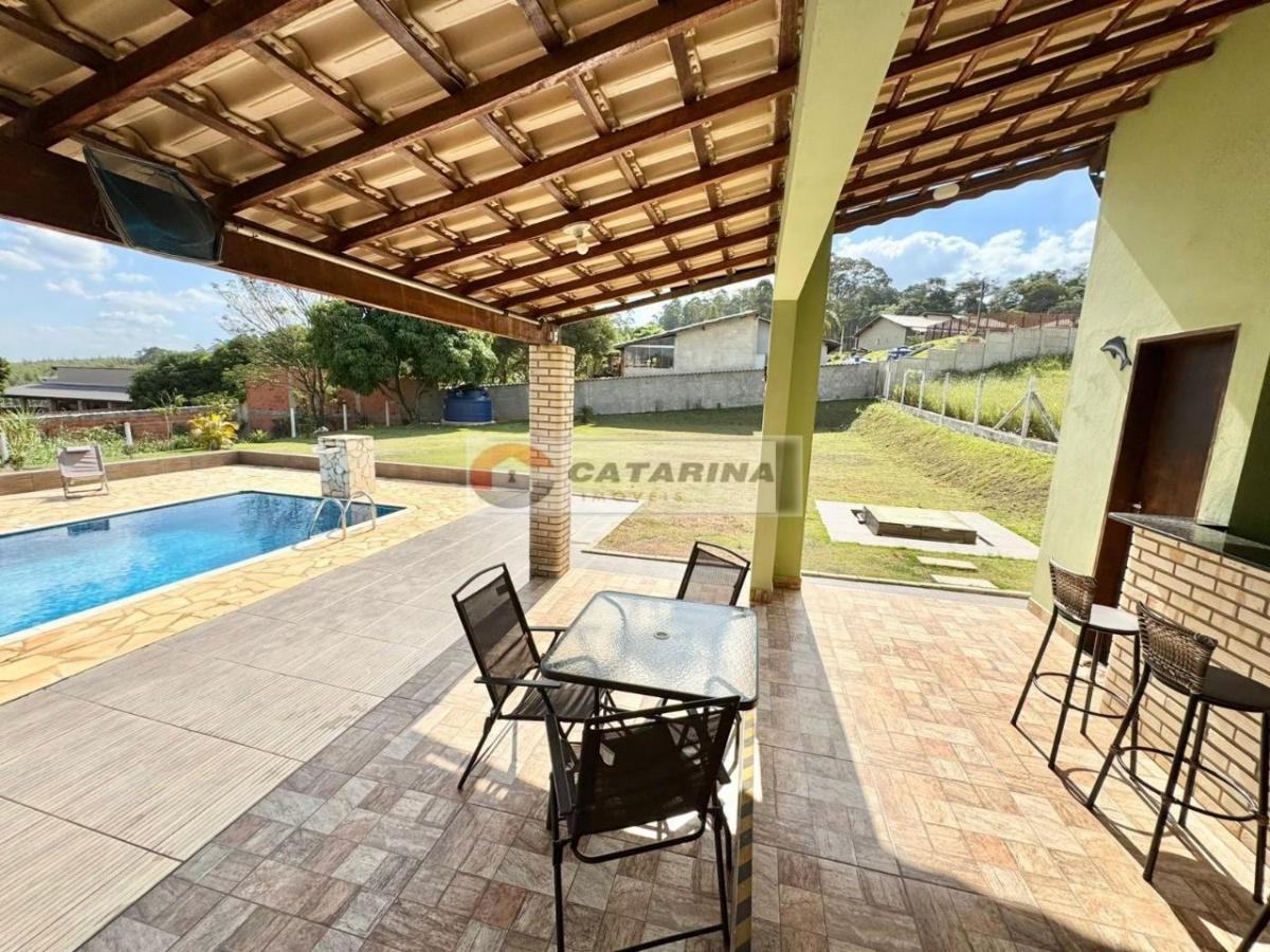 Oportunidade Imperdível – Chácara Completa para Moradia ou Lazer!