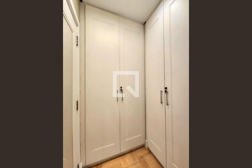 Apartamento à Venda – Moema, 6 Quartos, 313 m² – São Paulo