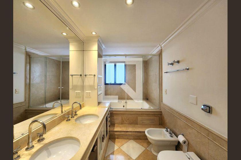 Apartamento à Venda – Moema, 6 Quartos, 313 m² – São Paulo