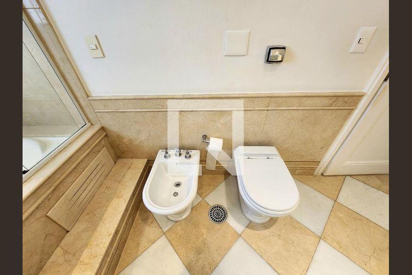 Apartamento à Venda – Moema, 6 Quartos, 313 m² – São Paulo