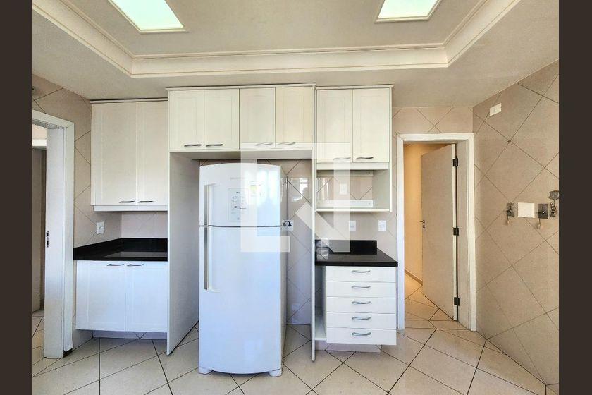 Apartamento à Venda – Moema, 6 Quartos, 313 m² – São Paulo