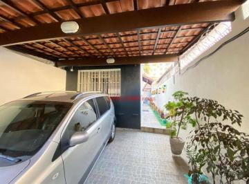 Sobrado de 3 Quartos sendo 1 Suíte com 2 Vagas de Garagem – Amplo Terraço e Passagem Lateral – 300m