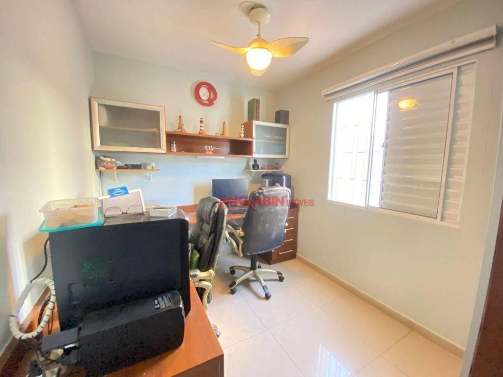 Sobrado de 3 Quartos sendo 1 Suíte com 2 Vagas de Garagem – Amplo Terraço e Passagem Lateral – 300m
