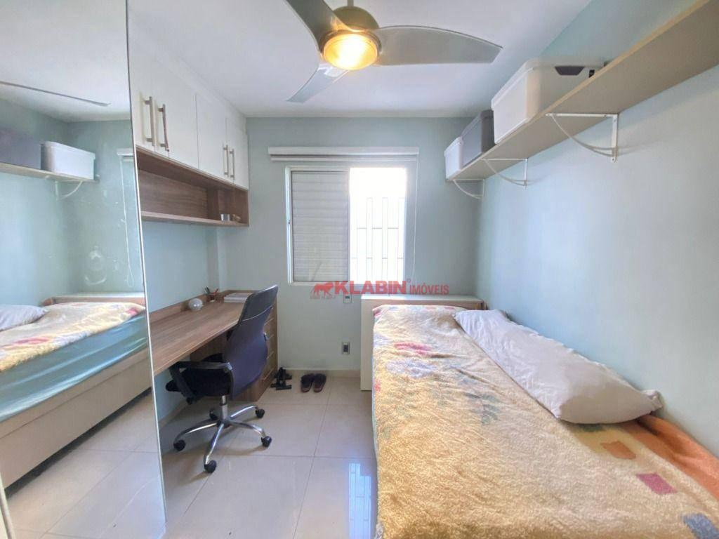 Sobrado de 3 Quartos sendo 1 Suíte com 2 Vagas de Garagem – Amplo Terraço e Passagem Lateral – 300m