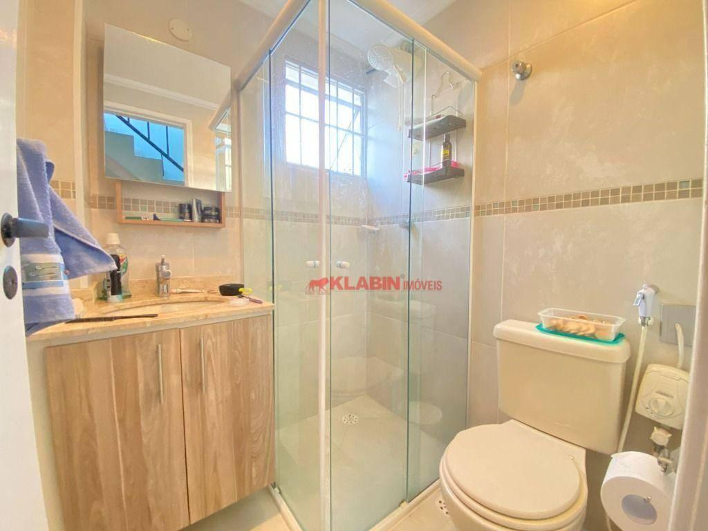 Sobrado de 3 Quartos sendo 1 Suíte com 2 Vagas de Garagem – Amplo Terraço e Passagem Lateral – 300m