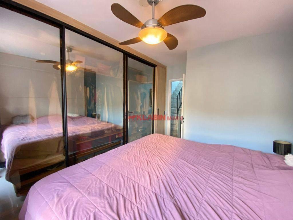 Sobrado de 3 Quartos sendo 1 Suíte com 2 Vagas de Garagem – Amplo Terraço e Passagem Lateral – 300m