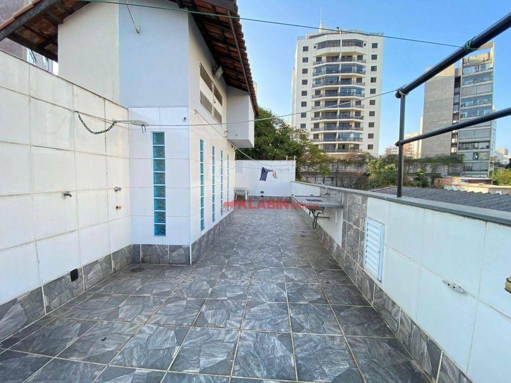 Sobrado de 3 Quartos sendo 1 Suíte com 2 Vagas de Garagem – Amplo Terraço e Passagem Lateral – 300m
