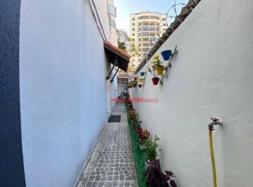 Sobrado de 3 Quartos sendo 1 Suíte com 2 Vagas de Garagem – Amplo Terraço e Passagem Lateral – 300m