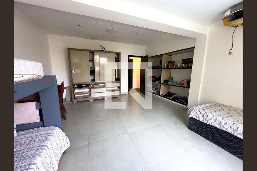 Casa à Venda – Alto de Pinheiros, 5 Quartos, 891 m² – São Paulo