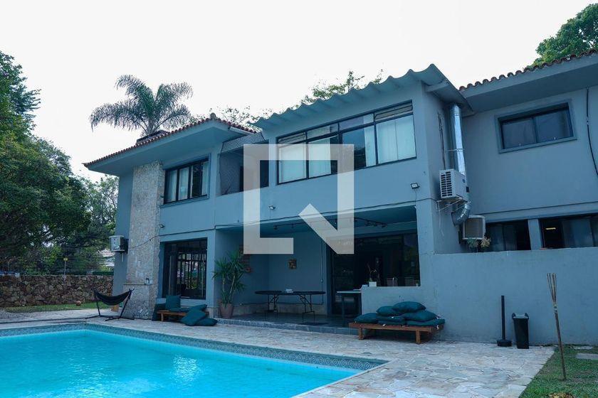 Casa à Venda – Alto de Pinheiros, 5 Quartos, 891 m² – São Paulo