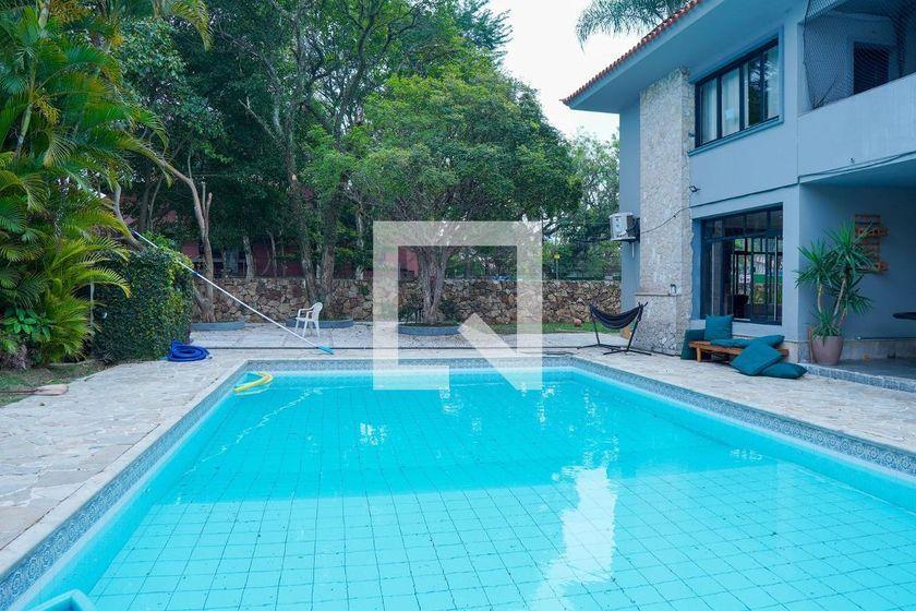 Casa à Venda – Alto de Pinheiros, 5 Quartos, 891 m² – São Paulo