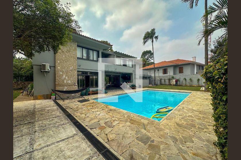 Casa à Venda – Alto de Pinheiros, 5 Quartos, 891 m² – São Paulo