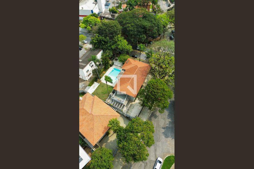 Casa à Venda – Alto de Pinheiros, 5 Quartos, 891 m² – São Paulo