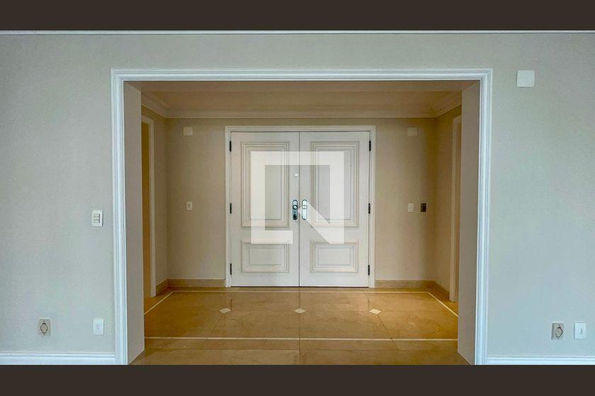 Apartamento à Venda – Jardim Europa, 3 Quartos, 280 m² – São Paulo
